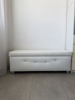 weisse Truhe/Sitzbank aus Kunstleder mit Kristallen