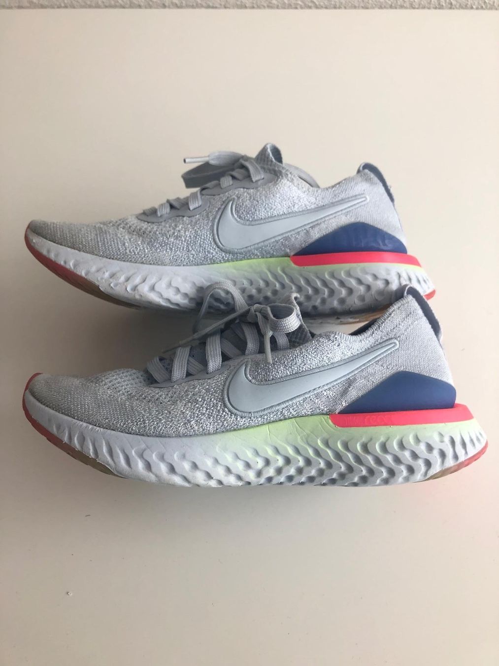 Nike Scarpe da donna: Nike Sneakers Gr.37.5 – Usato da Egg b. Zürich venduto da egg2665 1