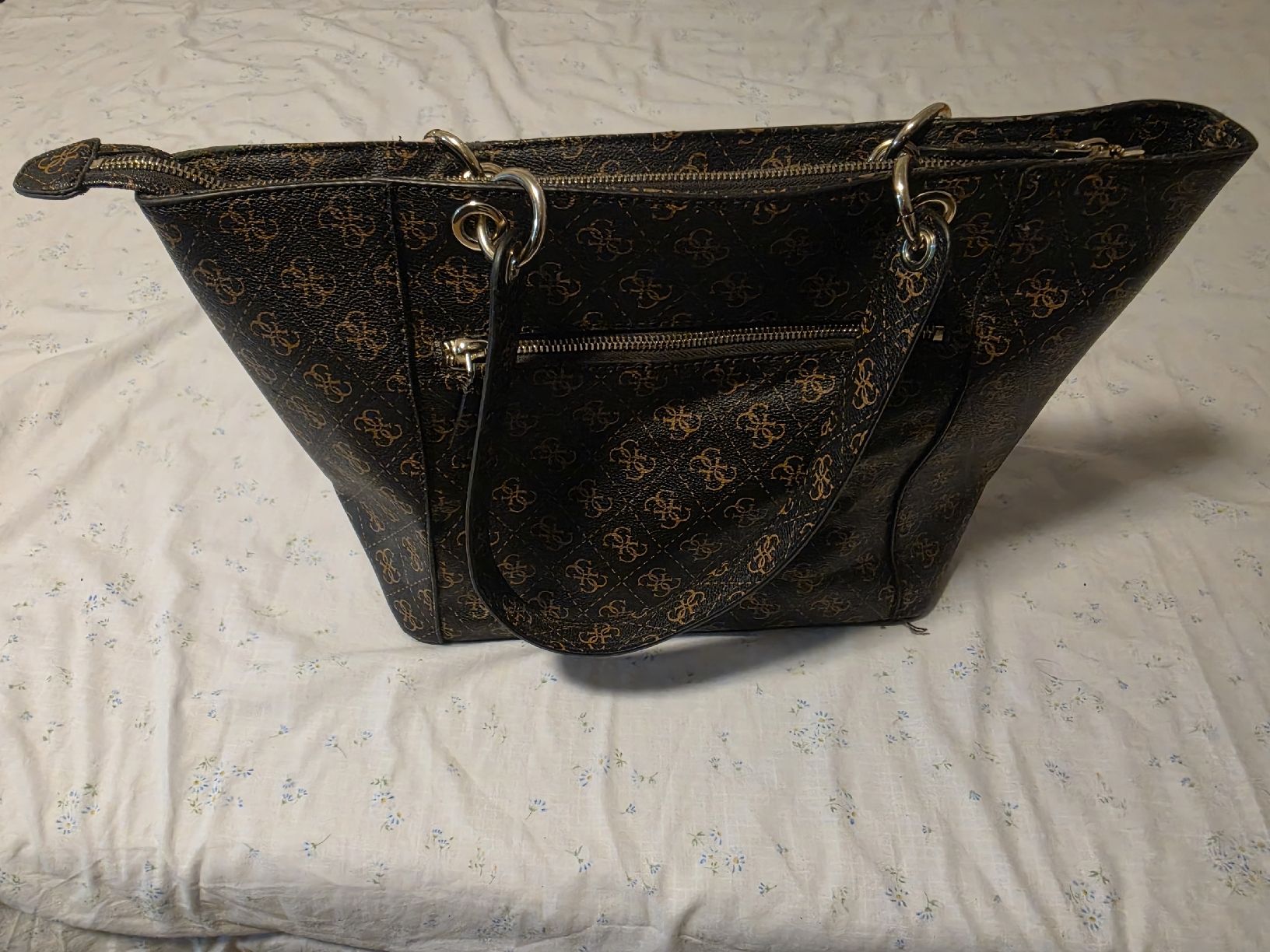 Guess Taschen für Damen: Handtasche Guess – Gebraucht aus Winterthur von xXSchwwizXx 1