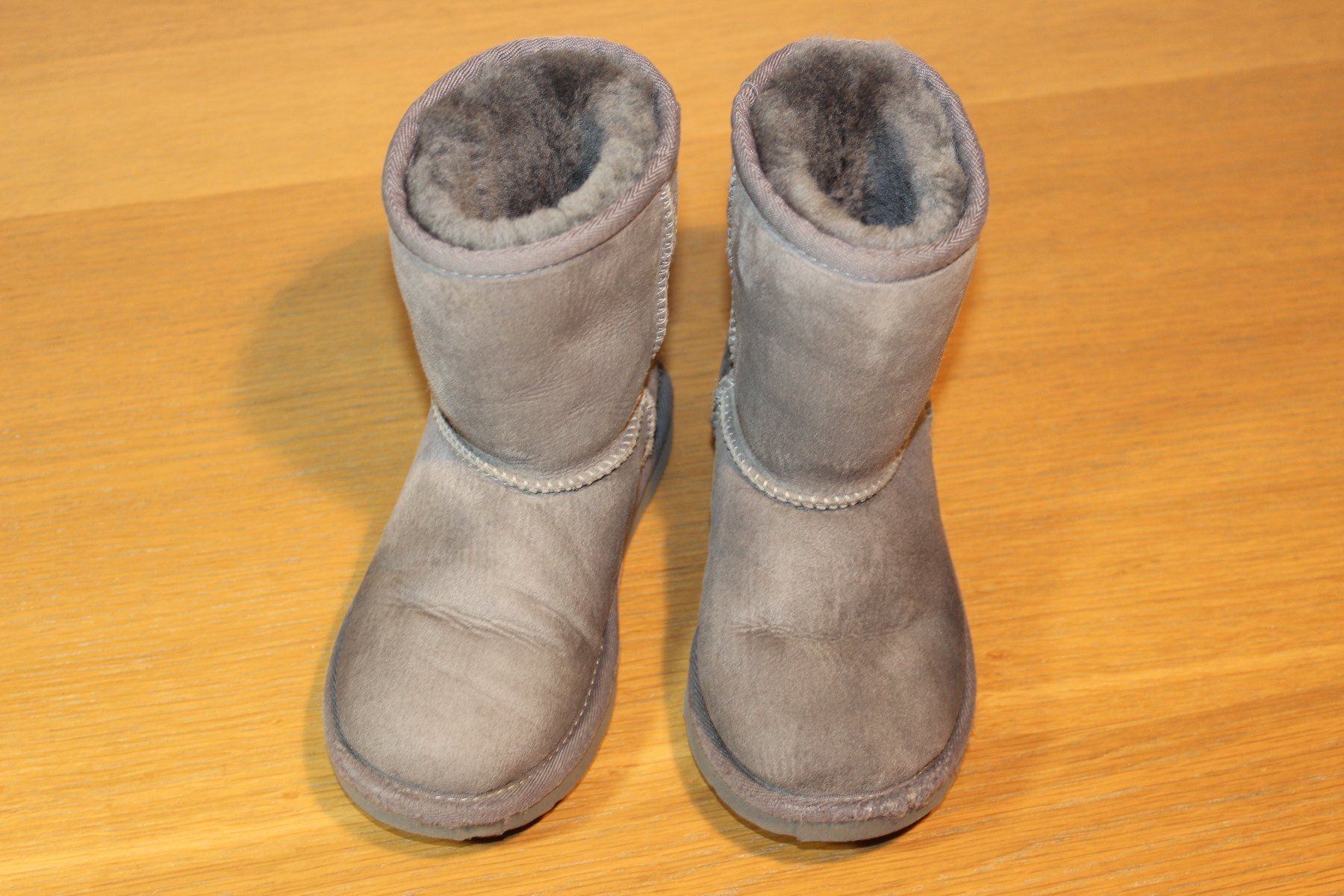 Ugg Scarpe per ragazzi: Ugg Kinderstiefel, Gr.30 – Usato da Basel venduto da Mila_Graf 6