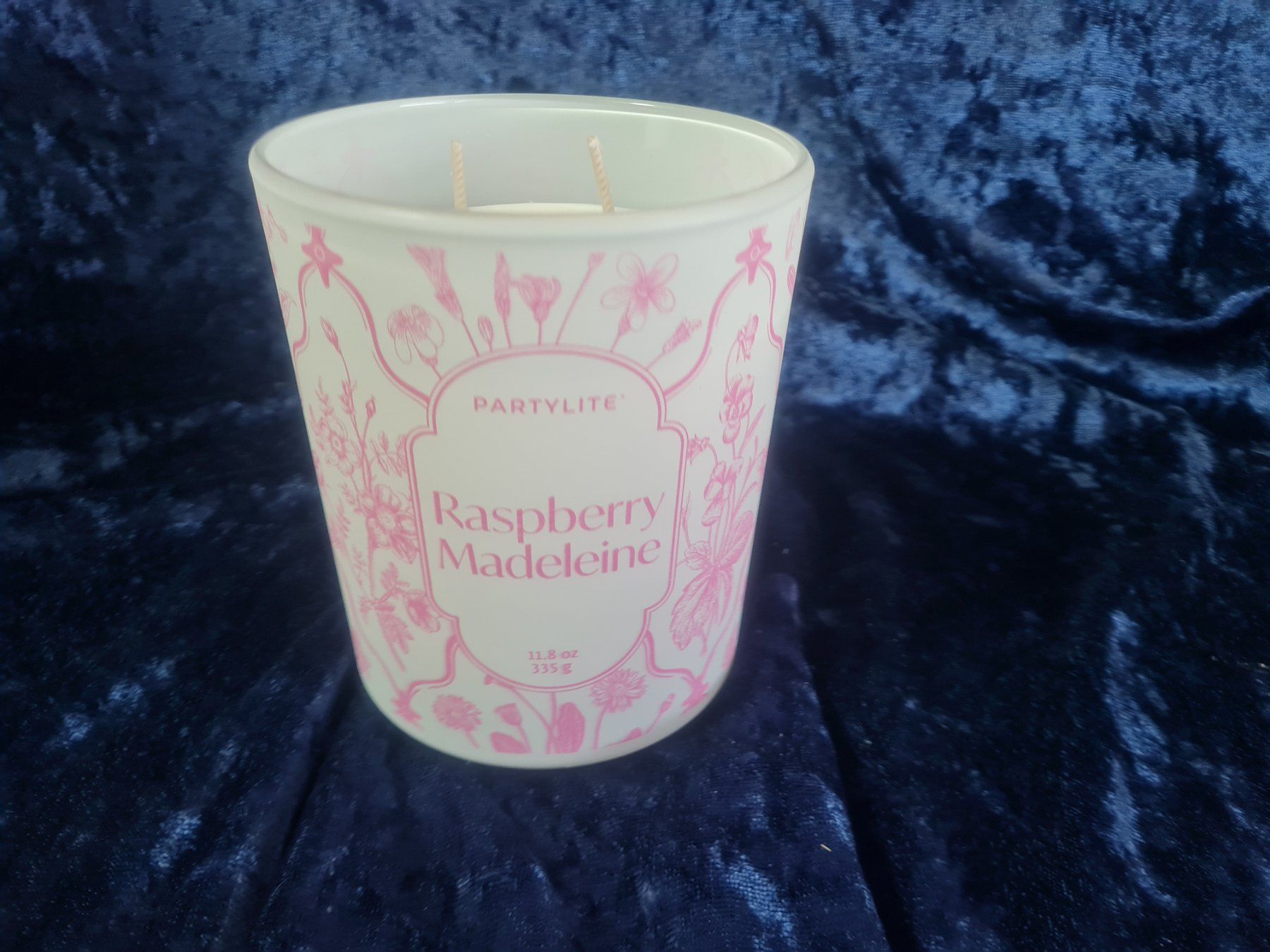 Partylite Candele: PartyLite - 2-Docht-Glas Rhaspberry Madeleine – Nuovo e nell'imballaggio originale da Othmarsingen venduto da Kleibai
