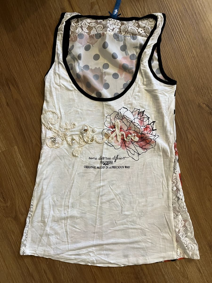 Top: Sommerliches Blusen-Top mit Blumenmuster, Grösse S – Nuovo (secondo la descrizione) da Schaffhausen venduto da juf_98r9