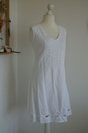 neues Sommerkleid mit Stickerei, von Cotten natural, Gr. S?