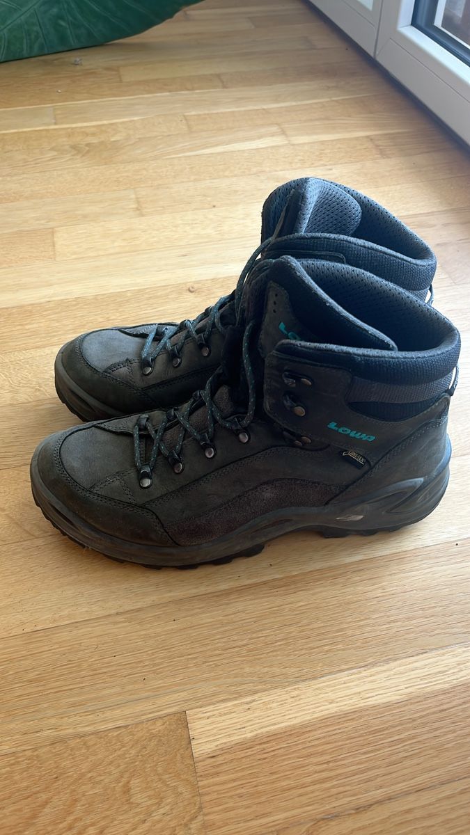 Lowa Scarpe da donna: Lowa Wanderschuhe Damen Grösse 42.5 – Usato da Solothurn venduto da yae_fxs8