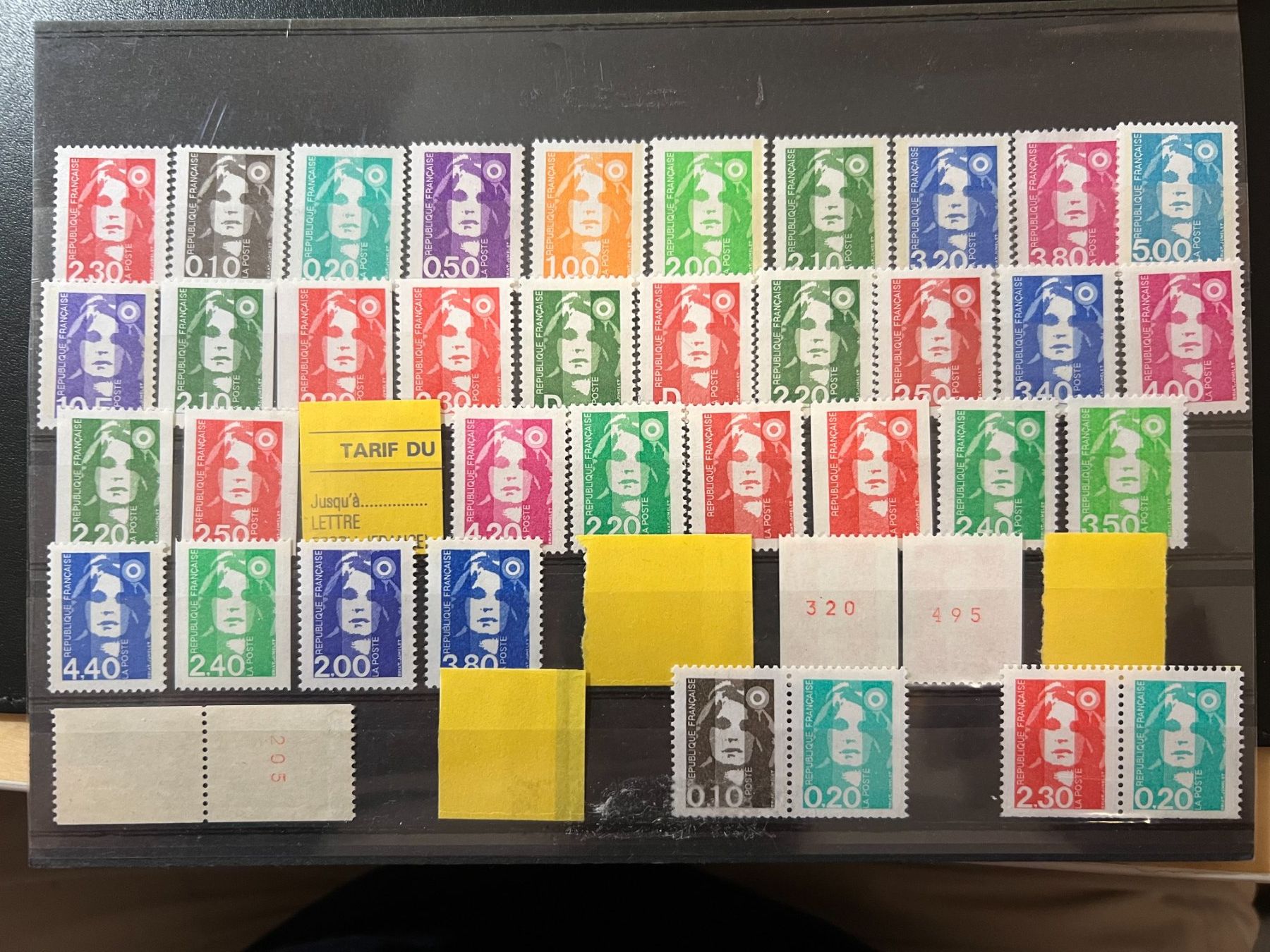 Tutti i francobolli: 44 Mariannes de Briat Neufs** – Nuovo e nell'imballaggio originale da Lausanne venduto da ffhoud 1