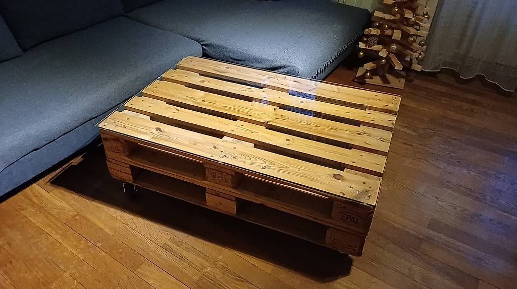 Tavoli: Palettentisch mit Glasplatte – Usato da Buchs SG venduto da retoenderlin 2