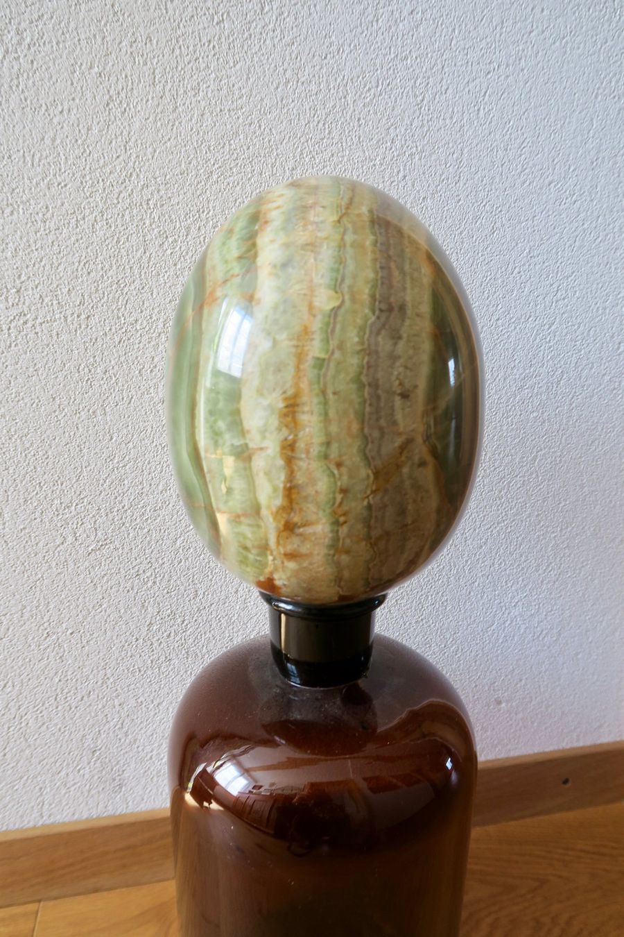 Minerali & Pietre curative: 20 cm grosses Onyx Marmor Ei  mit Standschale – Usato da Wädenswil venduto da Turusukko 1
