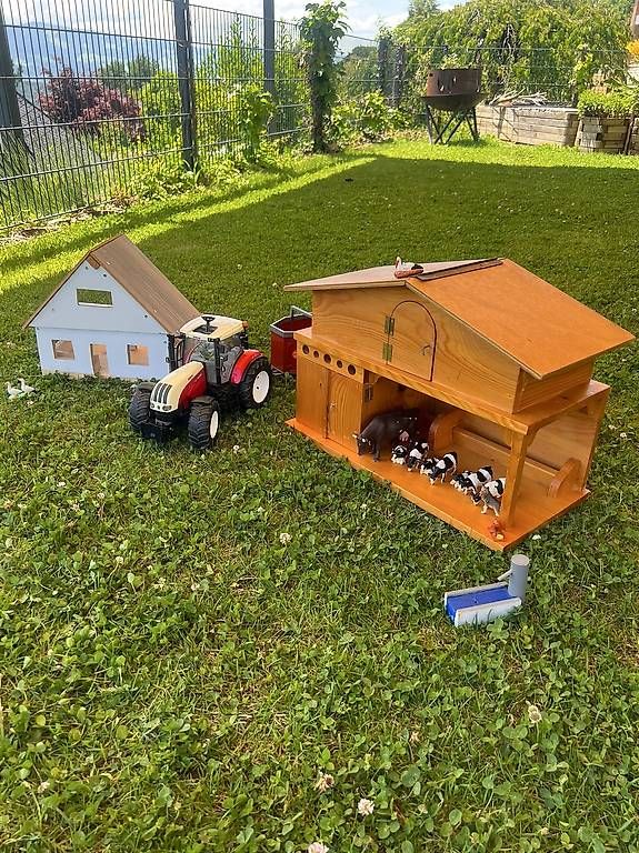Giocattoli: Bauernhofset inkl. Traktor und Anhänger – Usato da Eschenbach SG venduto da Nadja0204 1