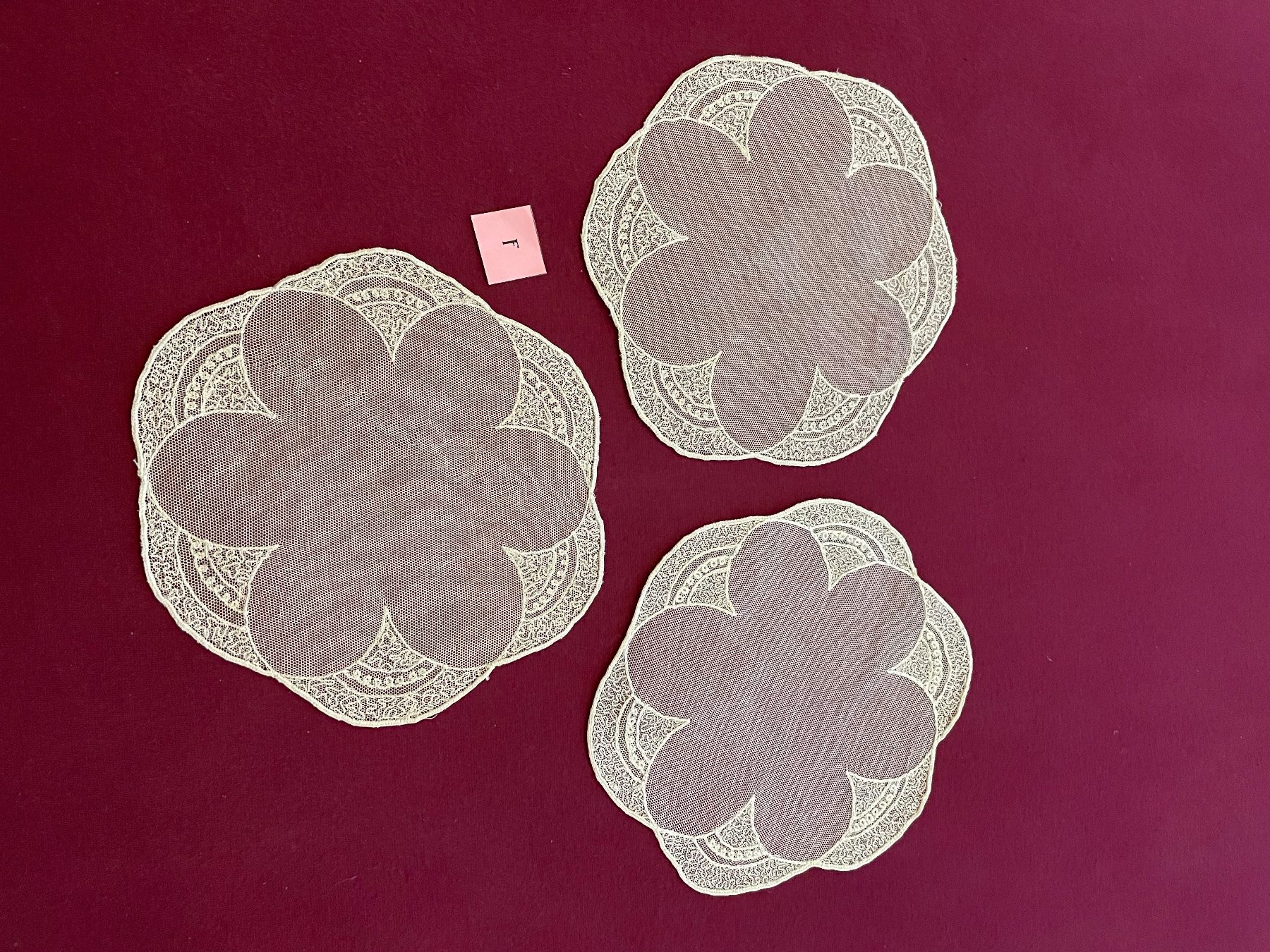 Tutte le decorazioni: Spitzen Deckeli 3er Set – Usato da Rümlang venduto da SchumBru10