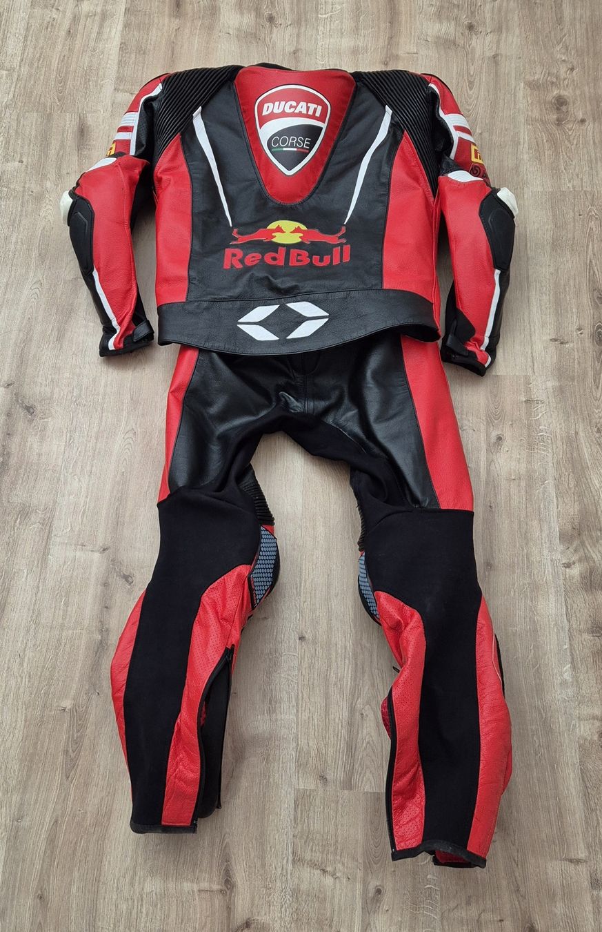 Costumes: Combinaison Ducati – D'occasion à Granges par Davis. 1