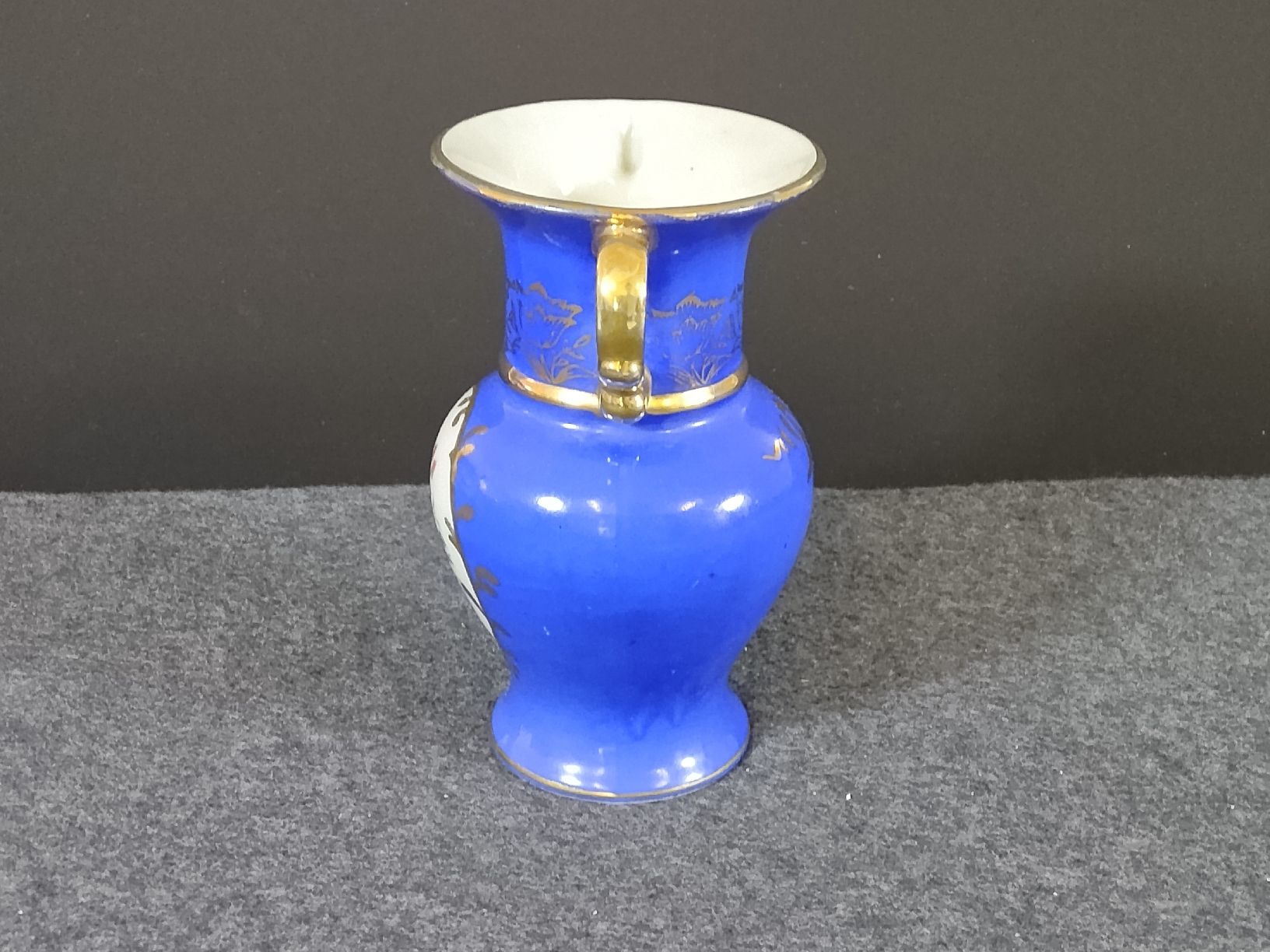 Vasi & Recipienti: Blaue Blumenvase mit Golddekor – Usato da Altdorf UR venduto da Liveo-shop 1