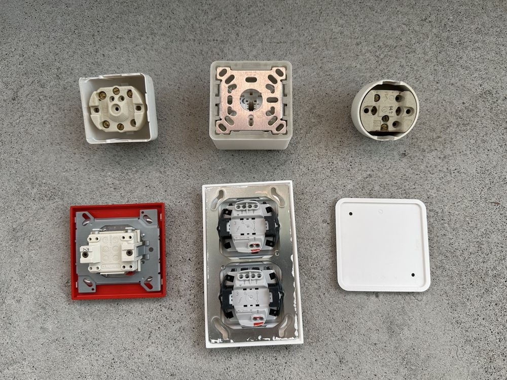 Alte Lichtschalter/Abdeckungen (Defekt) in Münsingen für CHF 5 – mit ...