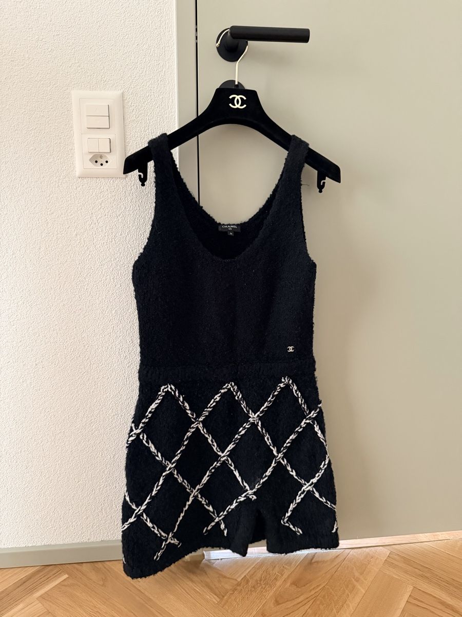 Chanel Kleider: Chanel Coco Neige 2023 Dress – Neu (gemäss Beschreibung) aus Meilen von ana_nln9