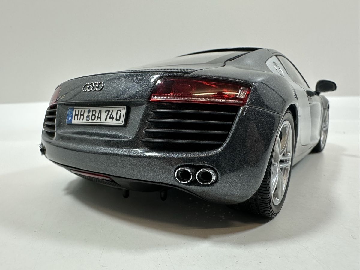 Kyosho Modellini d'auto: Audi R8 1:18, anthrazit-silber, KYOSHO – Usato da Zofingen venduto da rf9_x2xt 4