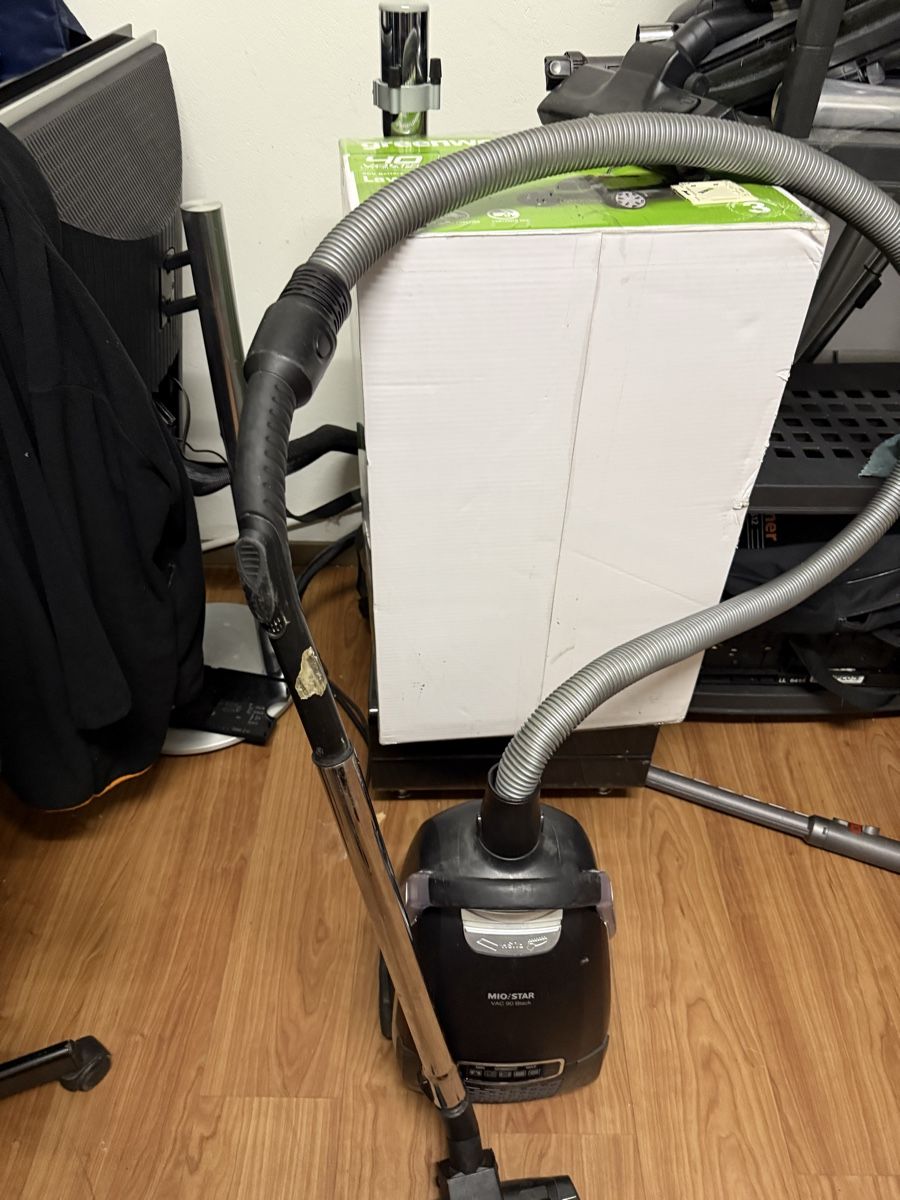 Mio Star Aspirapolveri & Accessori: MIO:STAR VAC 90 Black Staubsauger – Usato da Birsfelden venduto da mah_6yvz 2