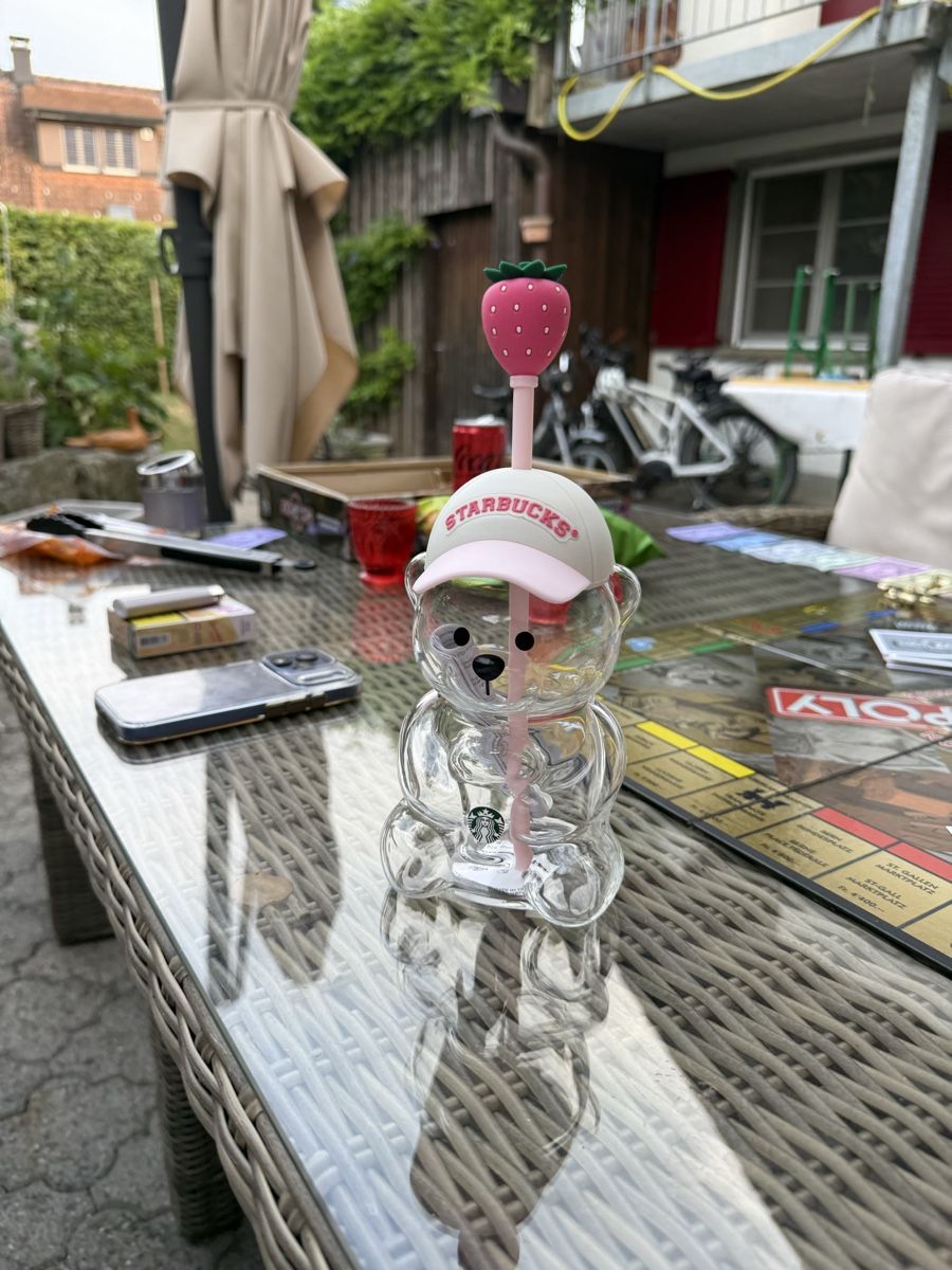 Starbucks Tassen: Starbucks Bear Cup Strawberry Straw Cap new condition – Neu und originalverpackt aus Ossingen von el_ge2025 1