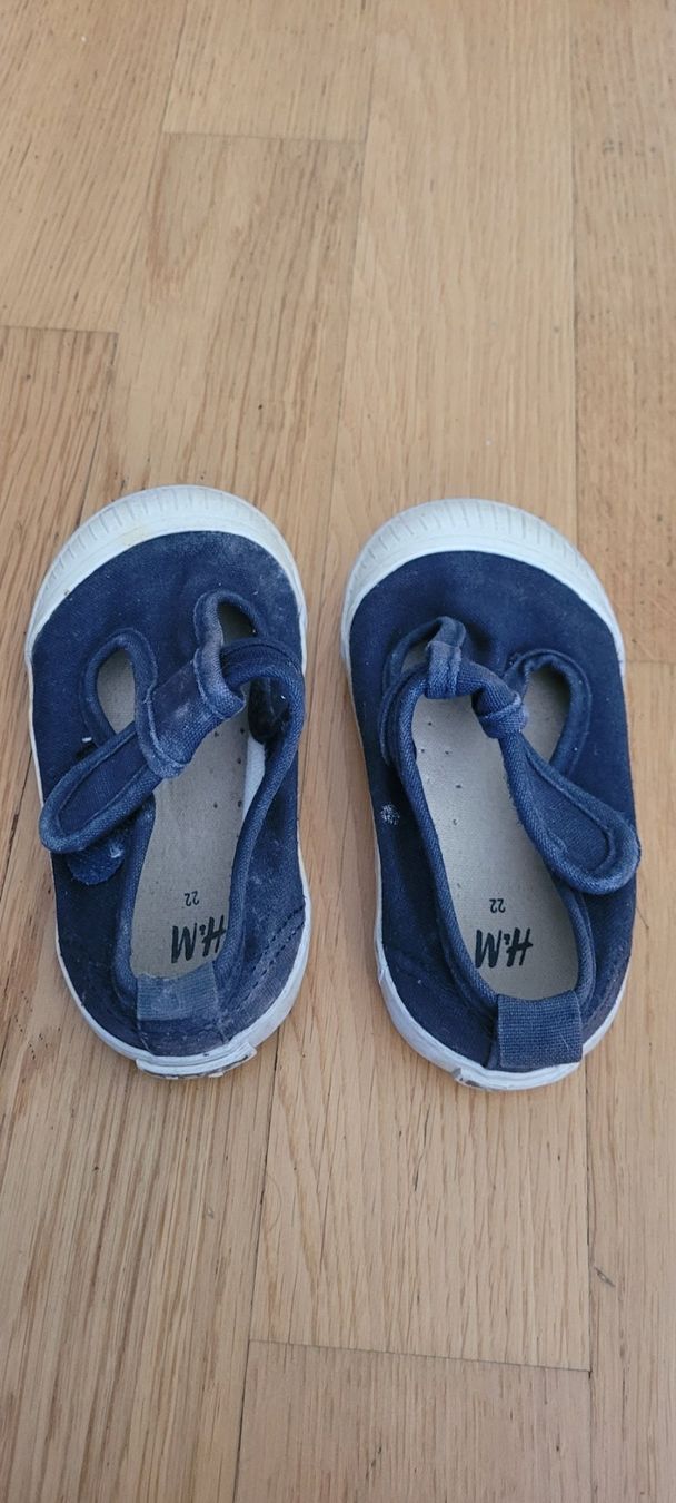 Herrenschuhe: Basket unisexe été taille 22 – Gebraucht aus Gland von Mezo81010 1