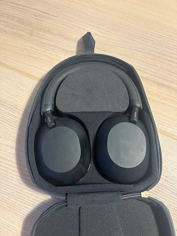 Sony Kopfhörer: Sony WH-1000XM5 Black – Gebraucht aus Zürich von pml_nhg9