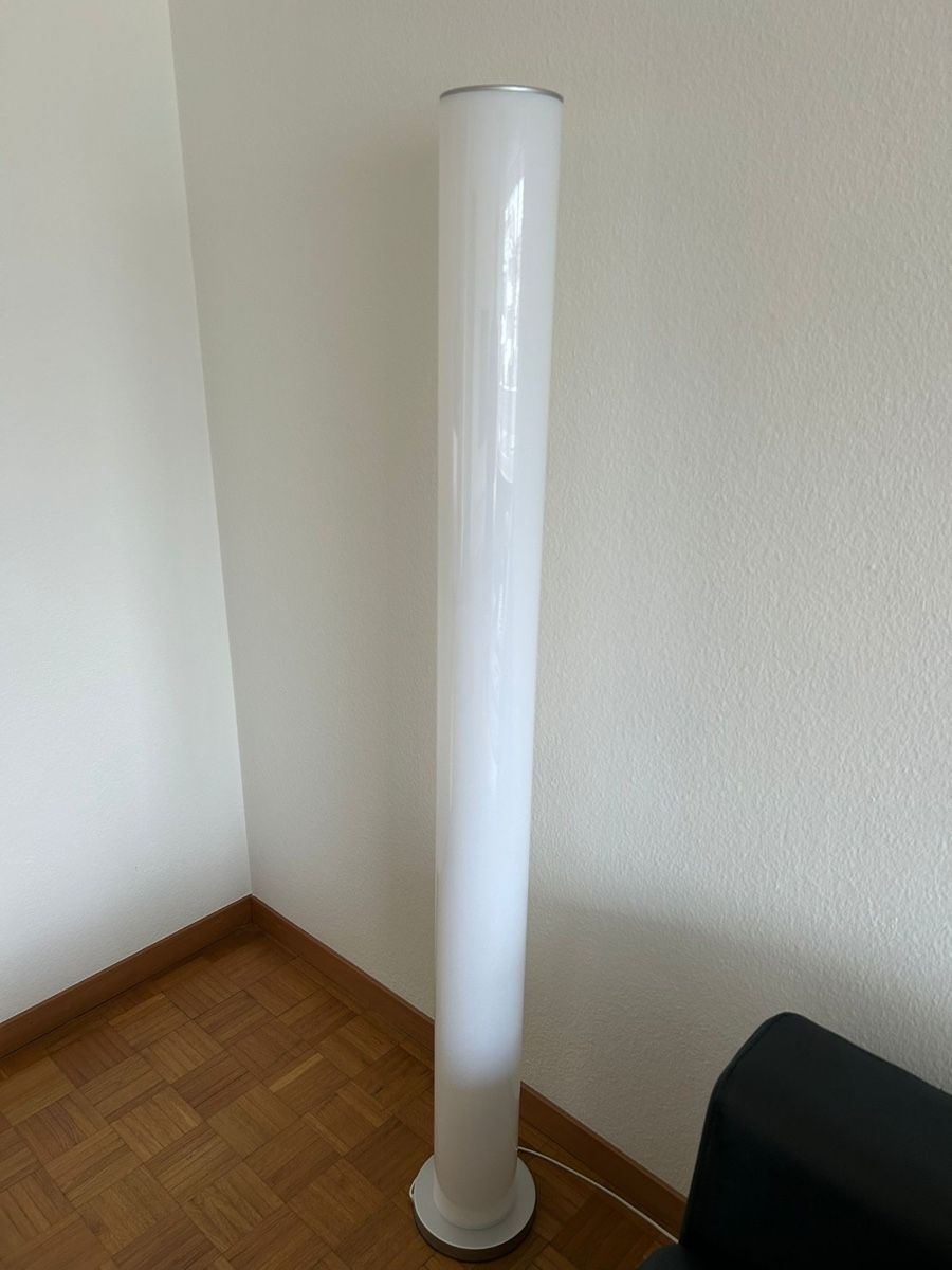 Lampade: Stehlampe 1,65cm – Usato da Au ZH venduto da Hasli3