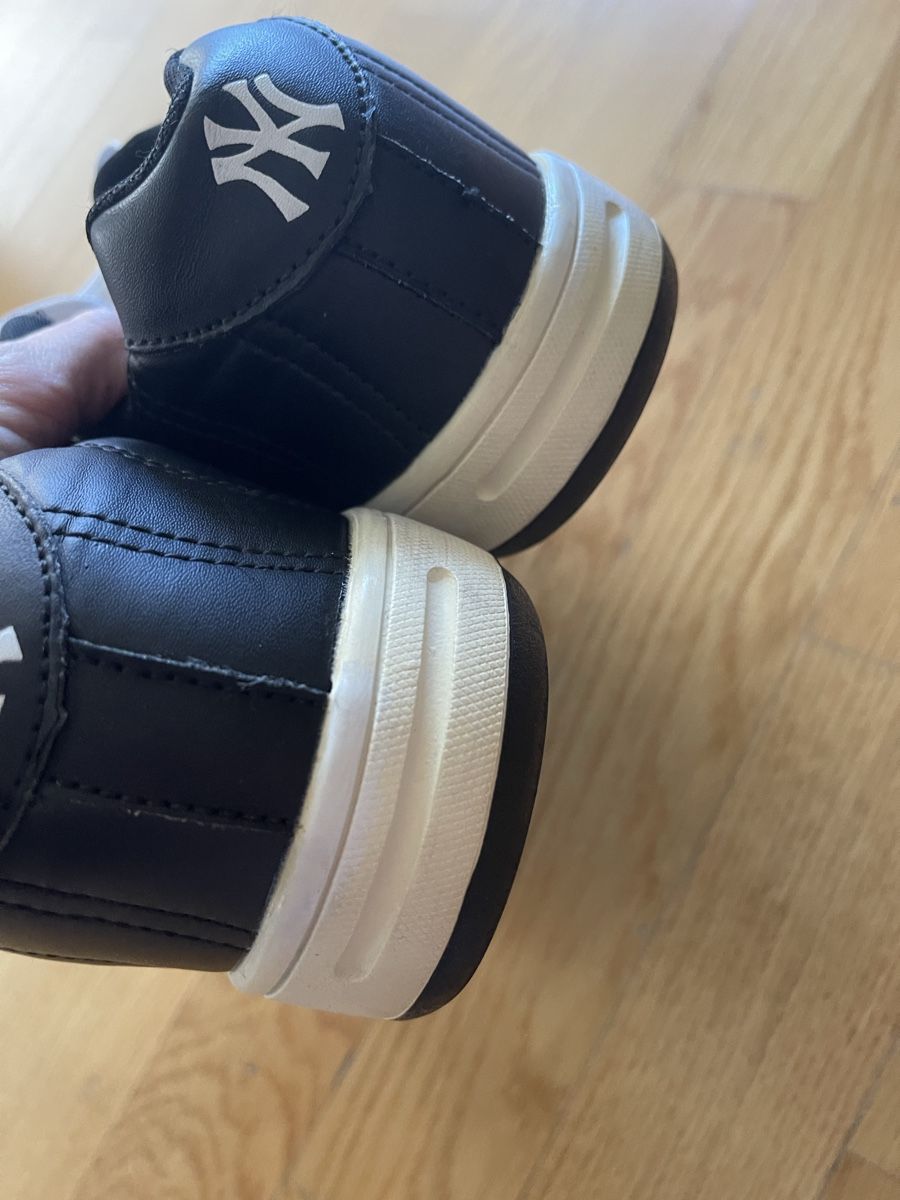 Scarpe da uomo: NY Yankees Sneaker, schwarz/weiss – Usato da Rüschlikon venduto da Lajniii 2