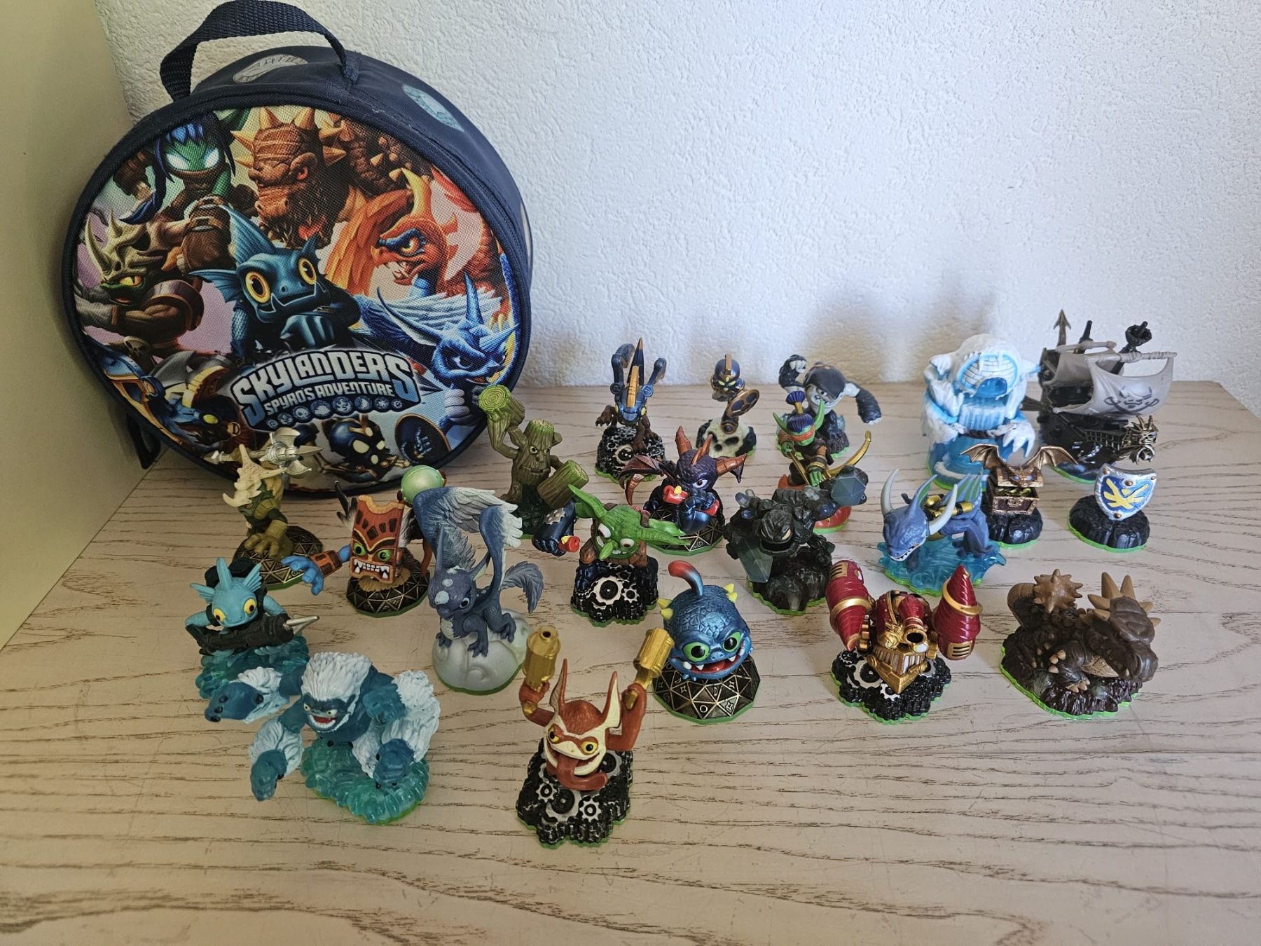 Statuette: Ensemble de figurines Skylanders Spyro's adventure – Usato da Châtelaine venduto da Hey_19 2