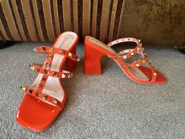 Sandalen orange Pumps mit Nieten, 37, neu