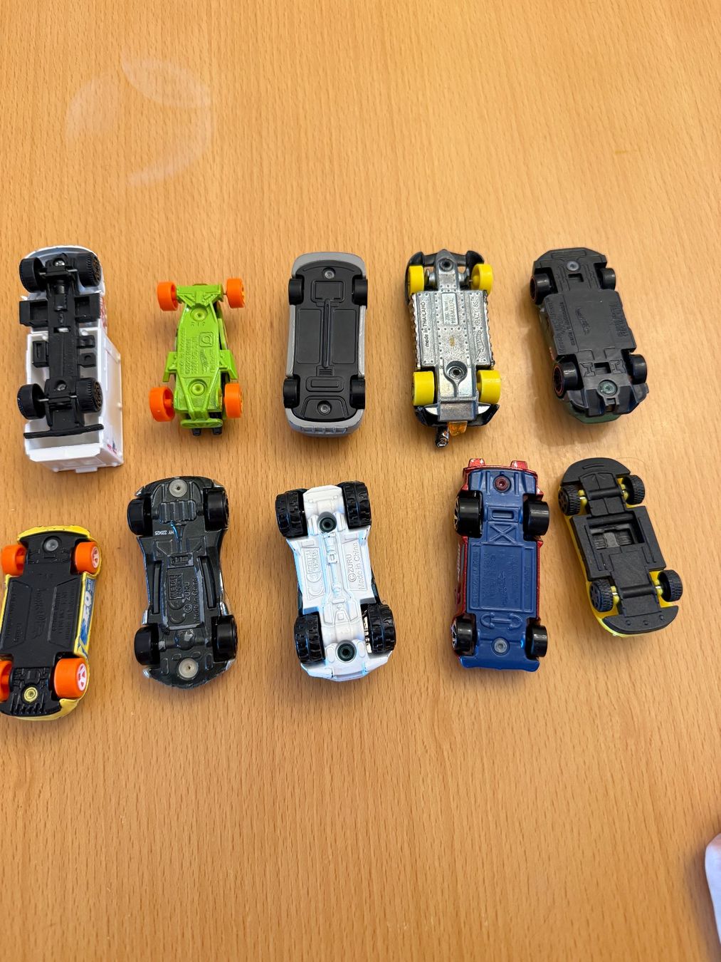 Giocattoli: Spielzeug Auto 10 Stück – Usato da Wiedlisbach venduto da Sistershop 2