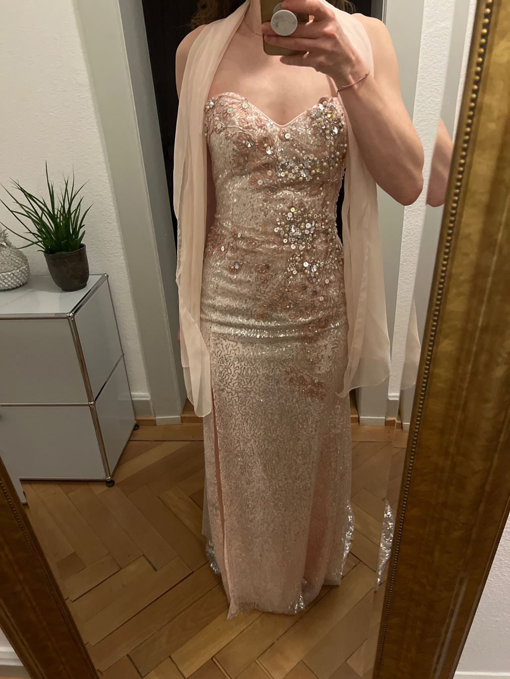 Vestiti: Glitzerndes Abendkleid mit Stola, Grösse 36-38 – Usato da Zürich venduto da dr.s