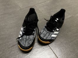 Adidas Hallenschuh stabil & leicht, Grösse 6, Top Zustand