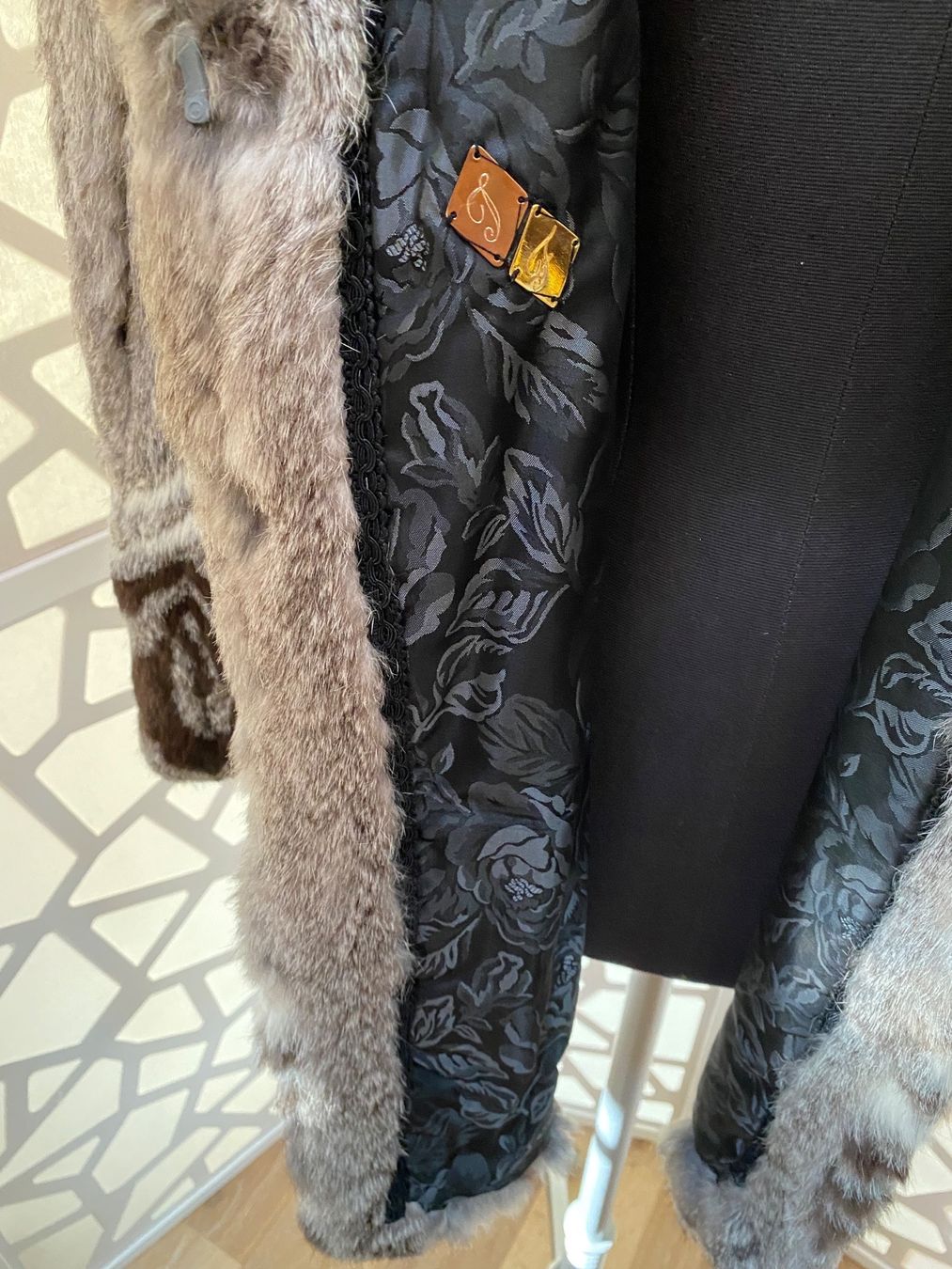 Mäntel: Beautiful vintage fur coat. M – Gebraucht aus Grund b. Gstaad von PlageNeige 7