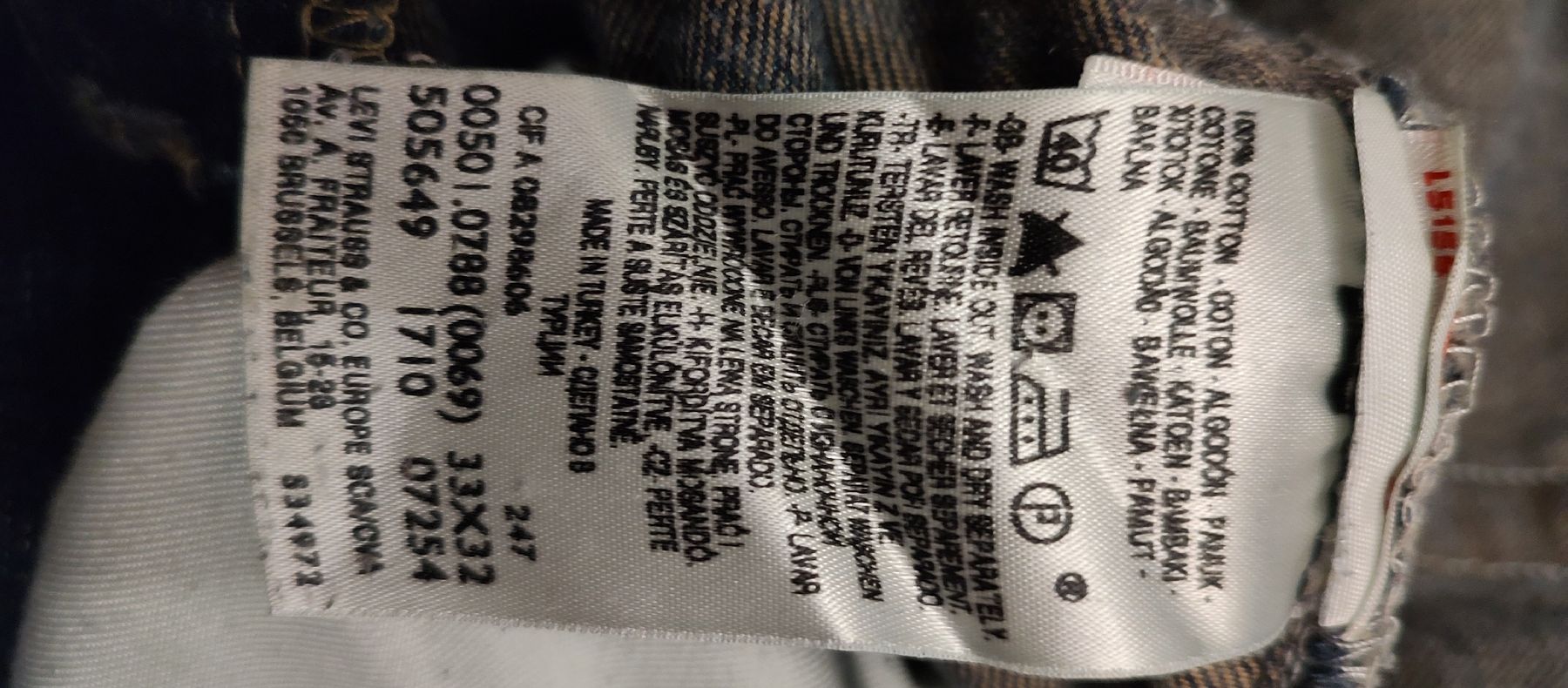 Levi's Pantaloni: Levi's 501 Herren Jeans mit Knopfleiste – Nuovo (secondo la descrizione) da Grenchen venduto da car_qq2t 6