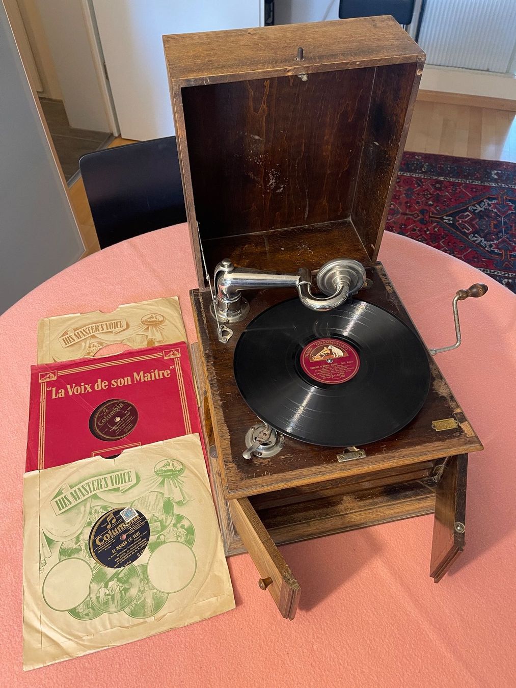 Plattenspieler: Grammophon Getzmann mit Schellackplatten – Gebraucht aus Binningen von Raymanfisch