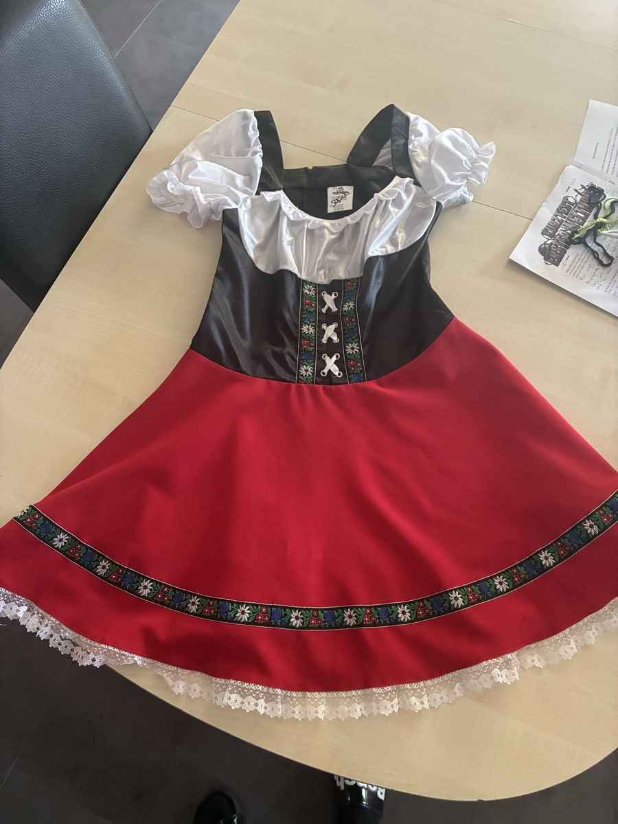 Robes: Dirndl, XS 34-36 – D'occasion à Tegerfelden par Muesli2009