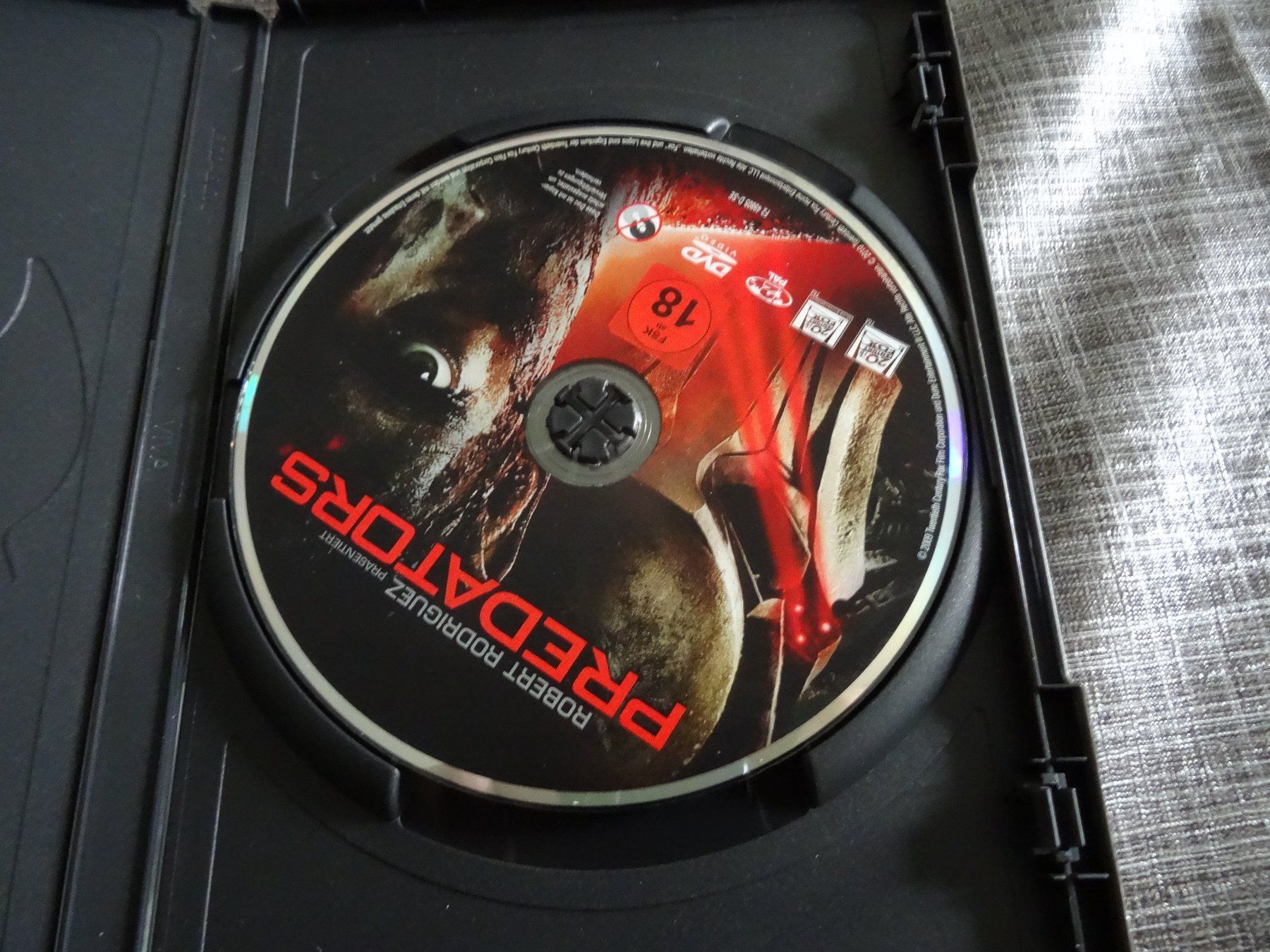 Tutti i DVDs: Predators DVD – Usato da Olten venduto da Disc-Verkauf 1