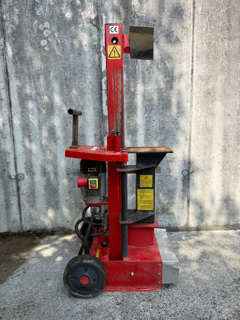 Toutes les machines: Holzspalter Spaltmaschine – Défectueux à Niederteufen par TheSnwbrdingShark
