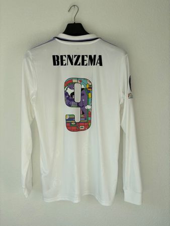 Real Madrid 22/23 home kit special edition Benzema print