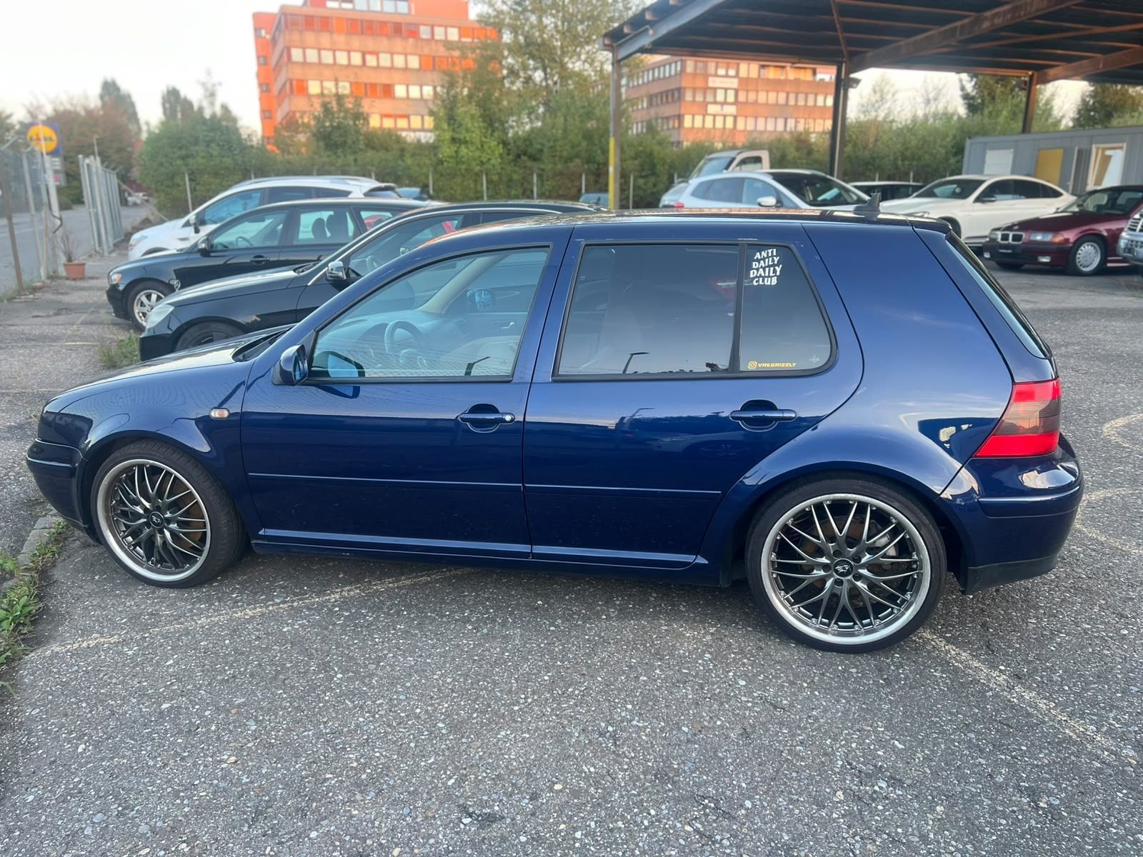 VW Autos: VW Golf 4 V6 2.8 4 Motion – Gebraucht aus Dübendorf von 3-Rosen 3