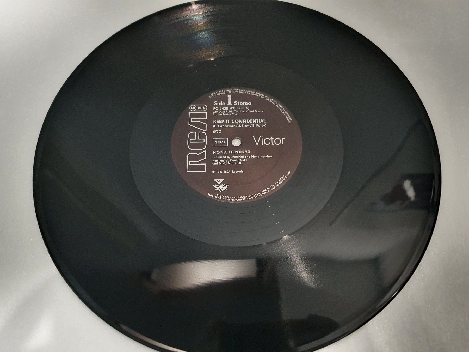 Schallplatten: Nona Hendryx – Keep It Confidential – Gebraucht aus Uster von  2