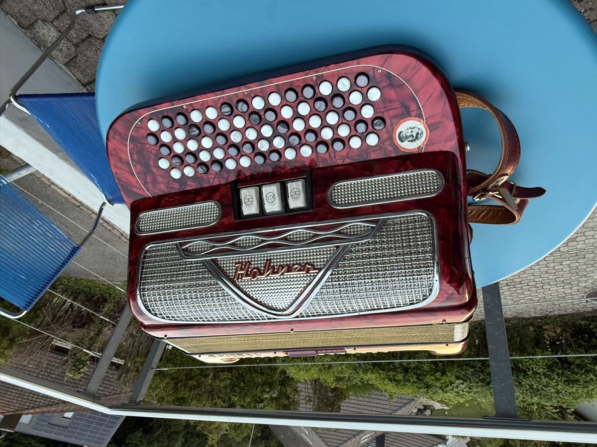 Hohner Strumenti musicali: Akkordeon Hohner Riviera, – Usato da Aarburg venduto da Schatzaffe