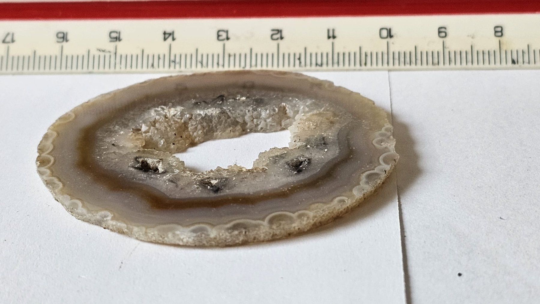 Minéraux & Lithothérapie: Oval Agate Slice with Quartz Druzy Centre – D'occasion à St-Légier-Chiésaz par nig_dk7p 3