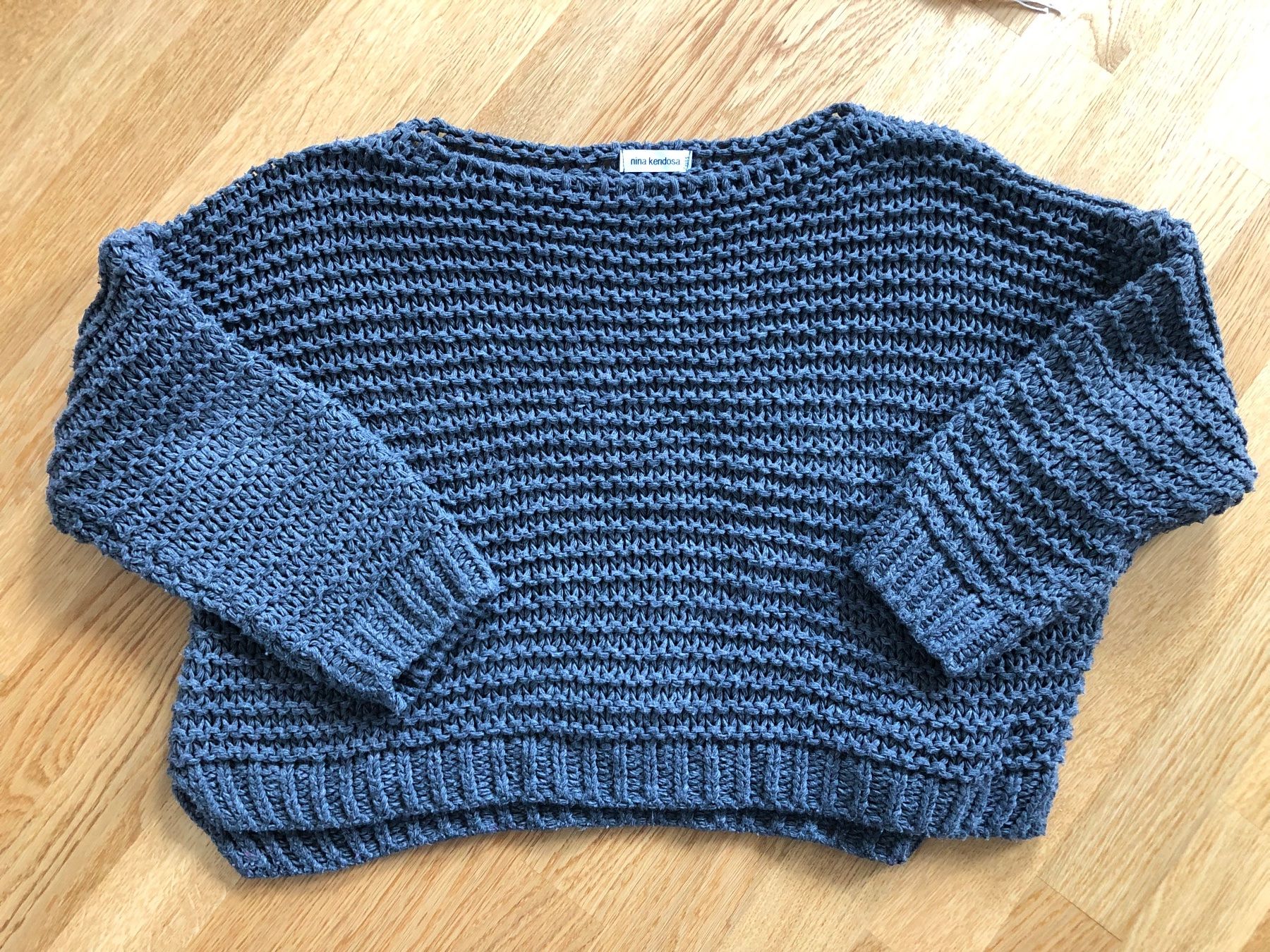 Maglioni & Felpe: Wunderschöner grauer Strickpullover – Usato da Basel venduto da ullm