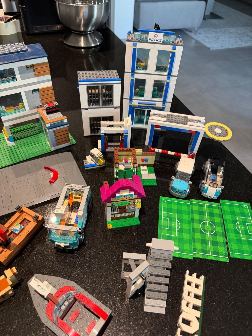 Lego Baukästen: LEGO - Gebäude/Bâtiments - Mega Set – Gebraucht aus Orvin von Kleutz 4