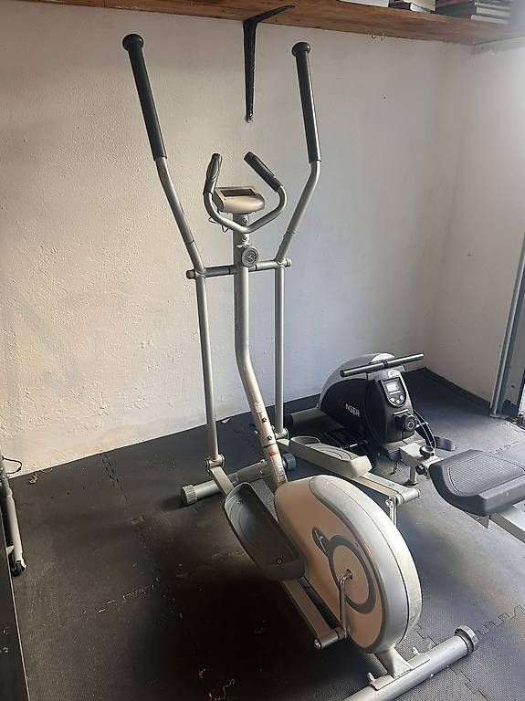 Hometrainer: Vélo elliptique  – Usato da Biel/Bienne venduto da Harmony1973