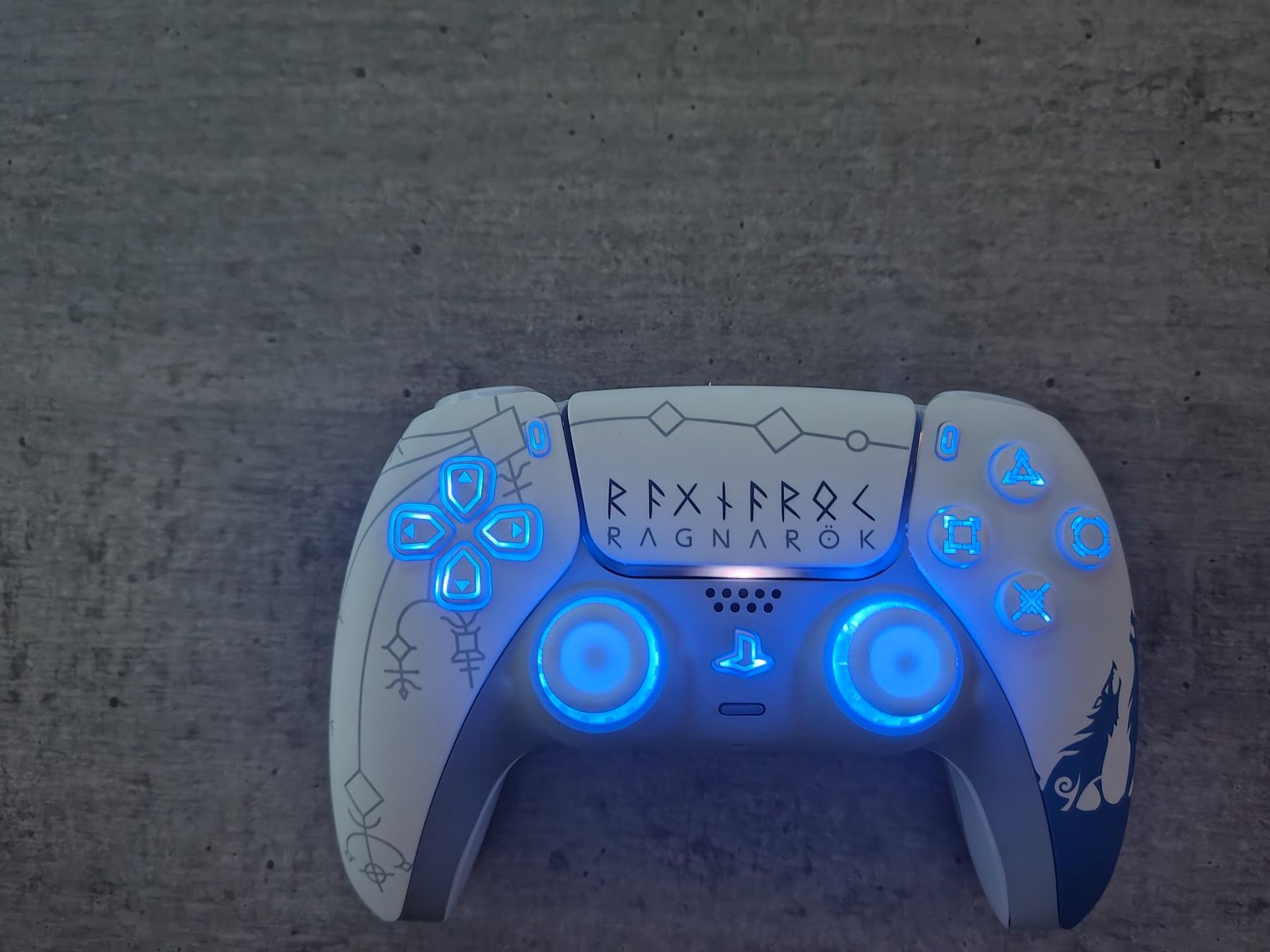 Sony Controller: Limited Edition PS5 Dualsense Controller - Ragnarök! – Nuovo e nell'imballaggio originale da Sargans venduto da ver_ncy5 2