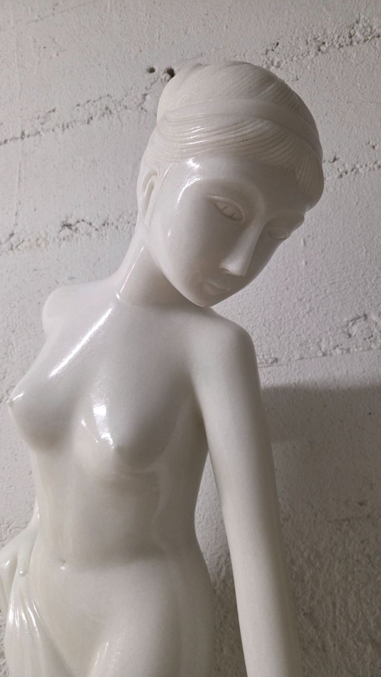 Sculture & Statue: Lady aus edlem Marmor 130cm mit Sockel – Nuovo (secondo la descrizione) da Roggliswil venduto da Mabelco 1