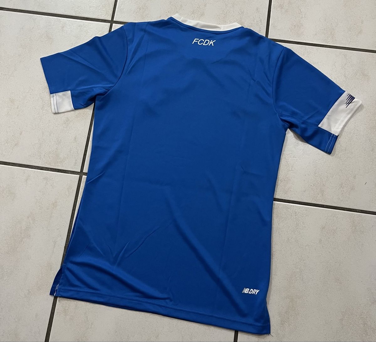 New Balance Canottiere & Pantaloni: Dynamo Kiew Away 23/24 (Grösse S) – Usato da Fahrwangen venduto da rocer7 2