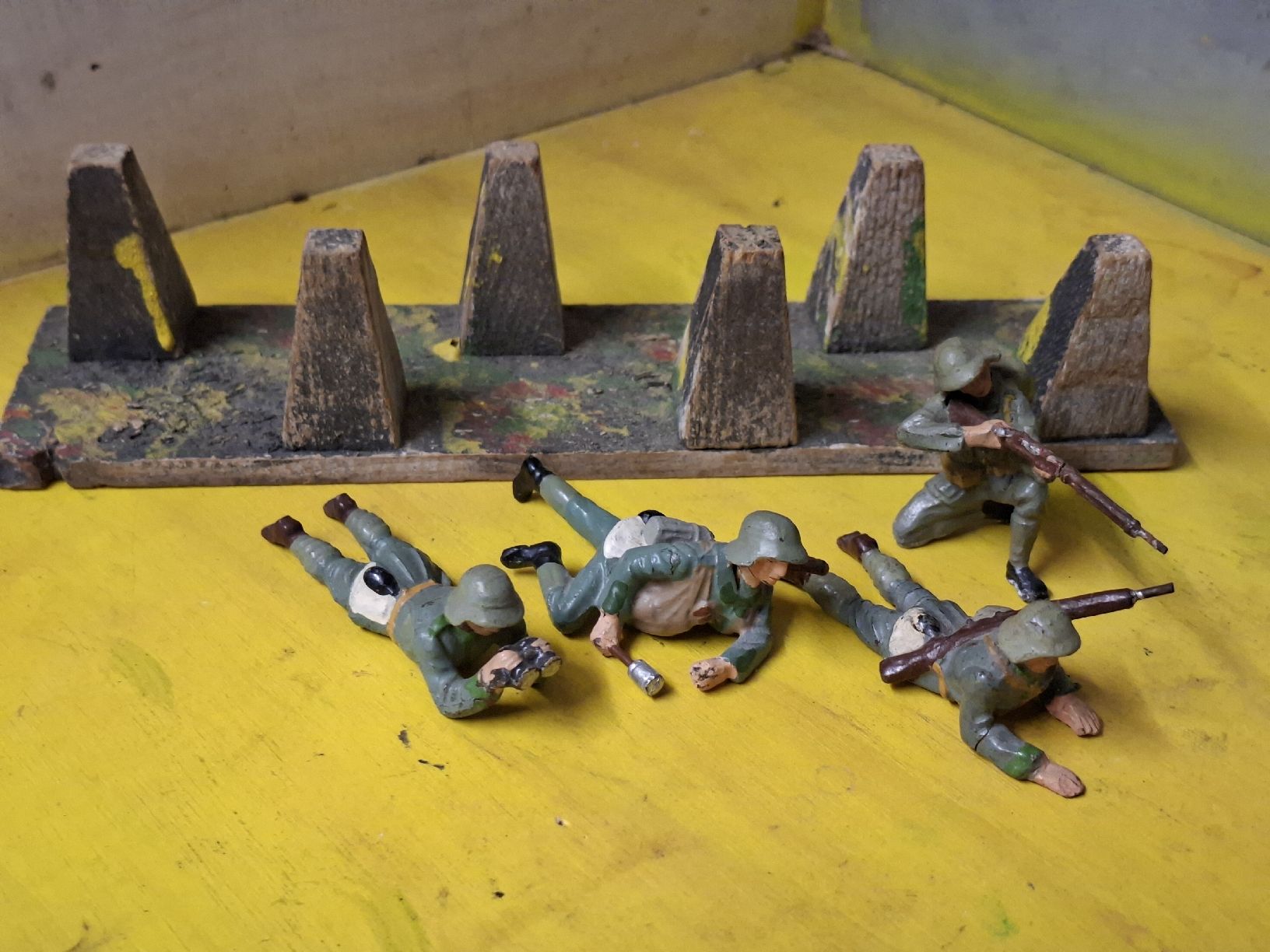 Giocattoli: Défense des "Toblerone " Lineol – Usato da Monthey venduto da Jmbois 1