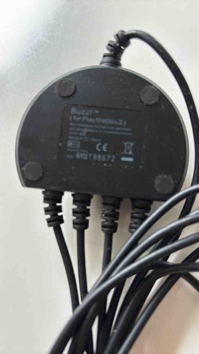 Sony Giochi: Buzz Controller Set für Playstation 2 – Usato da Münchenbuchsee venduto da BikeBeat 2