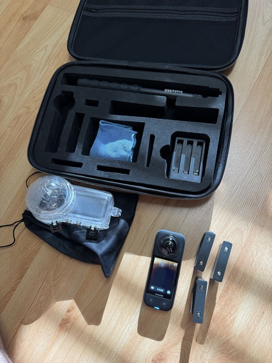 Insta360 Action Cam: Insta360 X3 + 3x batteries + waterproof – Gebraucht aus Marly von FABSIL 1