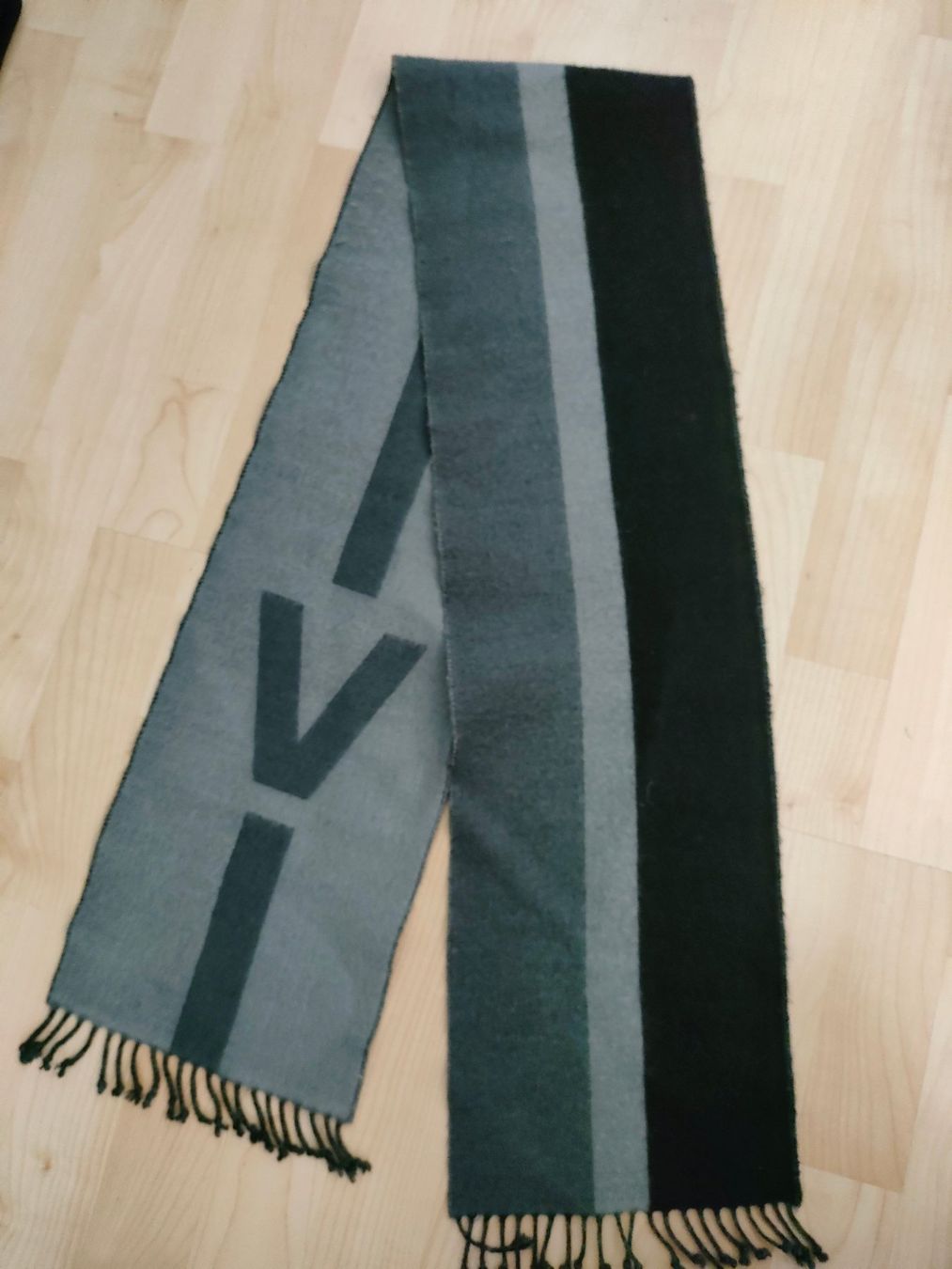 Louis Vuitton Foulards, Tücher & Schals: Louis Vuitton Schal – Gebraucht aus Richterswil von Auric87 1